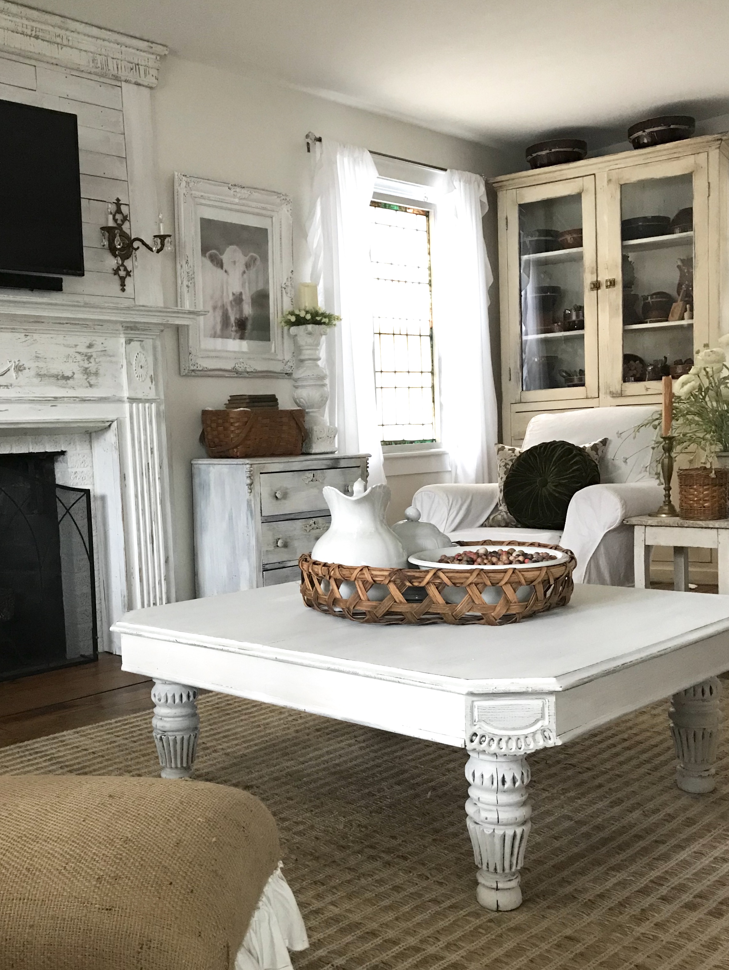 Big white coffee table - House on Winchester